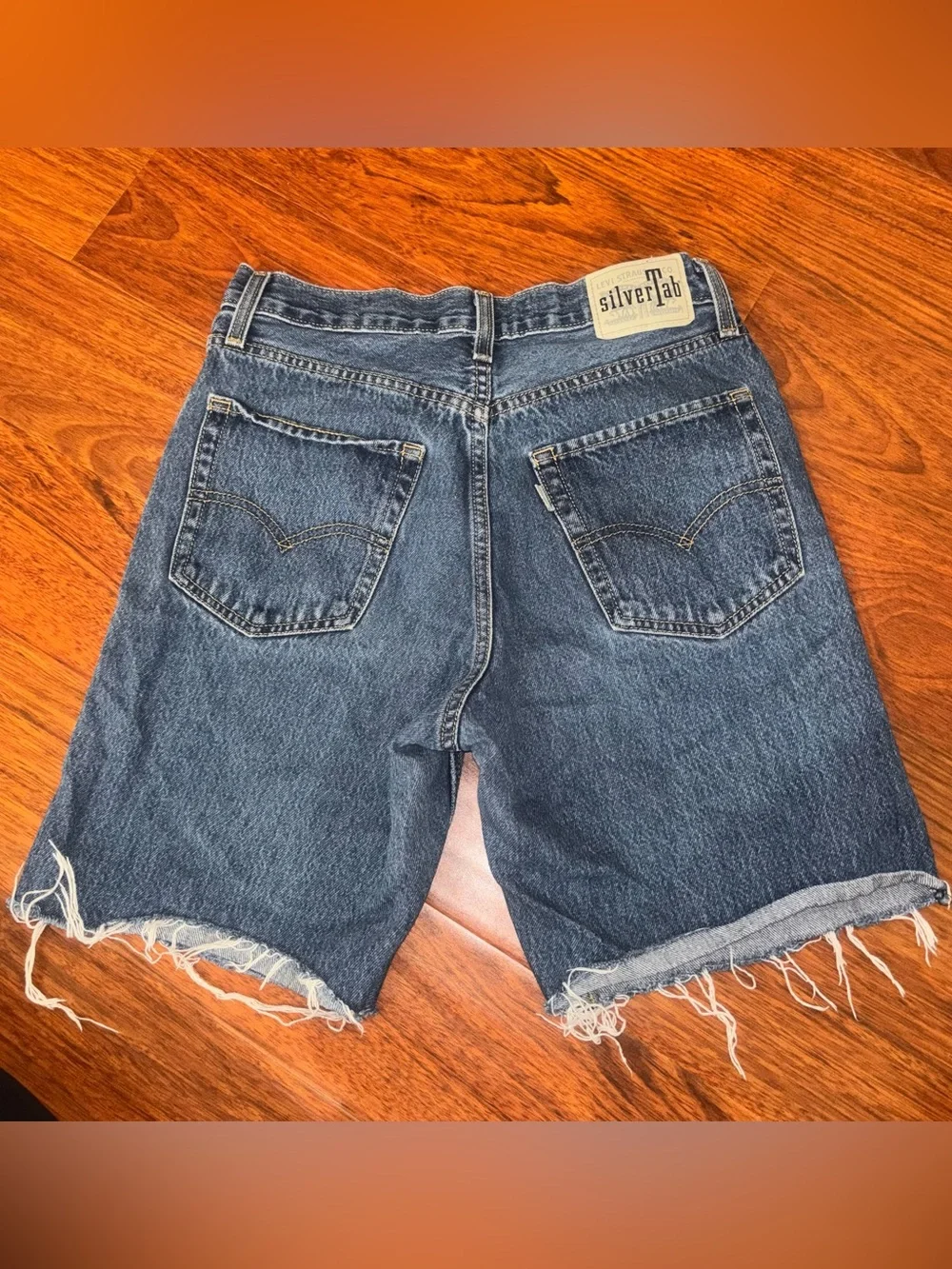 Levi’s Silver Tab 94’ Baggy Cut off shorts Size 27